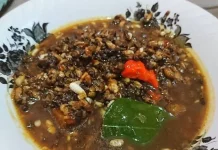 Hidangan Tradisional dari Larva Tawon