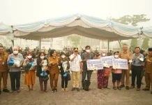 Gubernur Kalteng Salurkan Bantuan untuk Warga Terdampak Karhutla di Jekan Raya