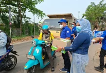 PAN Kotim Bagikan 4.000 Masker di tengah Kabut Asap