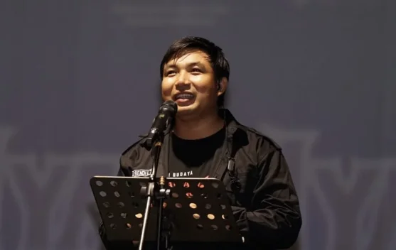 Identitas Dayak Tercermin dalam sebuah Seni Pertunjukan Tradisional