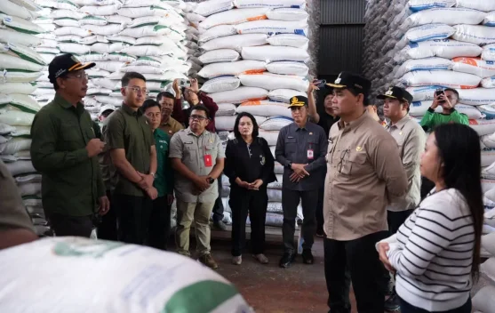 Bupati dan Wakil Bupati Barut Cek Pasar Pastikan Harga Stabil