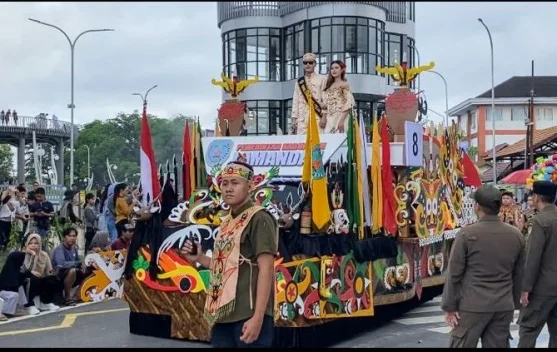 Pembukaan Festival Budaya Isen Mulang Meriah meski Efisiensi Anggaran