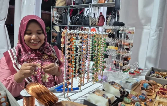 Manfaatkan Digitalisasi, Mantan Guru Bimbel Sukses Kembangkan Bisnis Aksesori