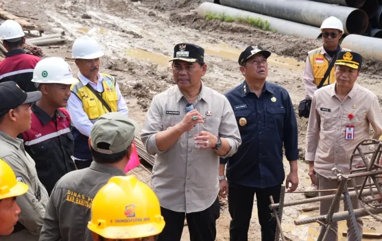 Bupati Barito Utara Tinjau Dua Jembatan Montallat, Instruksikan Perbaikan Cepat