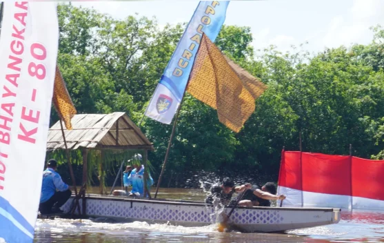 Deru Sungai Kahayan Bawa Satbrimob Kalteng ke Puncak Podium Besei Kambe