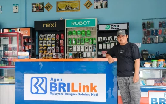 Kisah Agen BRILink Terkepung Sawit dan Sinyal yang Terjepit