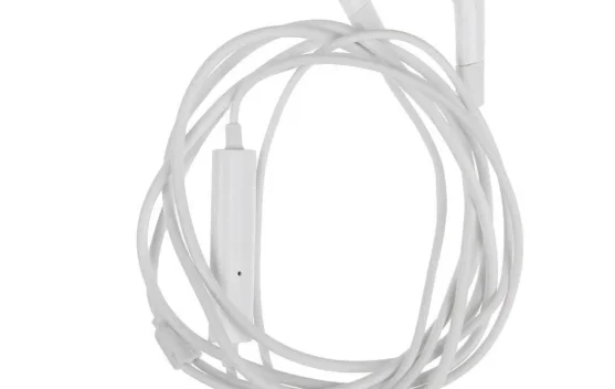 Earphone Kotor Picu Infeksi Telinga