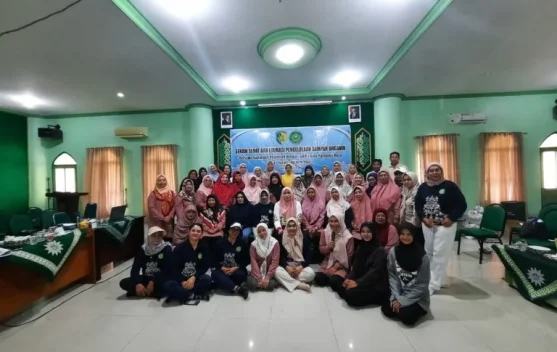GOW dan Sekolah Lansia Mentari Aisyiyah Gelar Edukasi Pengelolaan Sampah