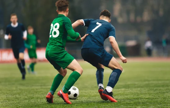Alasan Pemain Sepak Bola Kenakan Rompi GPS saat Bertanding Latihan