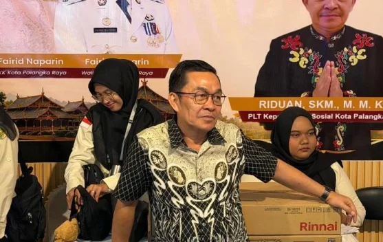 Dinas Sosial Palangka Raya Menyalurkan Bantuan Darurat Kepada Korban Kebakaran