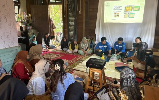 Dosen UPR Sukses Terapkan Sistem Hidroponik Vertikultur Pipa Tower di Pahandut