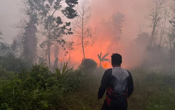 Karhutla Tidak Padam, Polresta Turut Berjibaku Padamkan Api