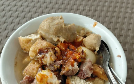 Dibalik Rasanya yang Lezat Konsumsi Tetelan Daging Tetap Harus Dibatasi