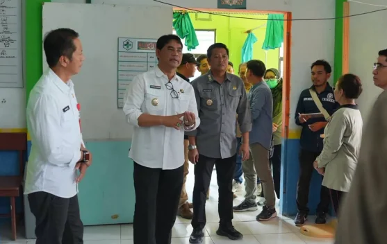 Bupati Shalahuddin Tinjau Fasilitas Pendidikan dan Kesehatan Batu Raya