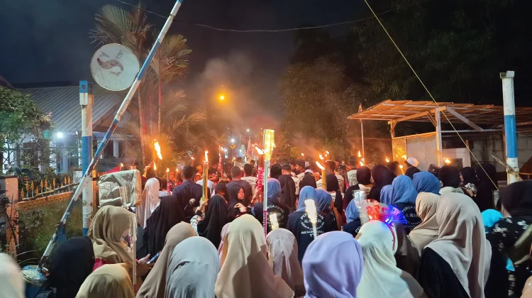 Pawai Obor Khidmat Sambut Bulan Suci Ramadan