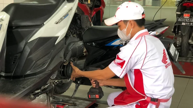 Hari Pers, Jurnalis Palembang Dapat Apresiasi Servis Motor Gratis
