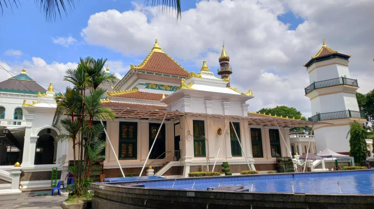 Semarak Ramadhan dengan Ibadah di Masjid Agung Palembang