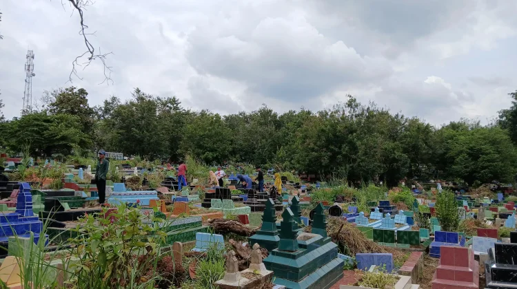 Tradisi Ziarah Ramai di Puncak Sekuning jelang Ramadan