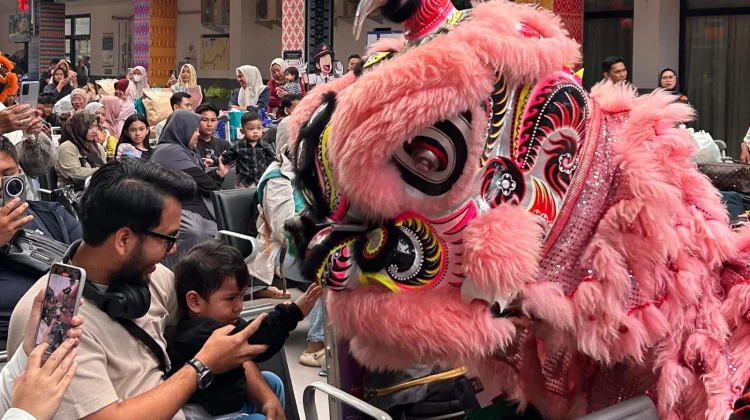 KAI Palembang Meriahkan Imlek dengan Barongsai
