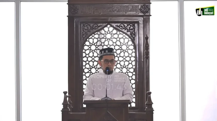 Ustaz Adi Hidayat Ingatkan Ciri Orang Merugi saat Ramadan