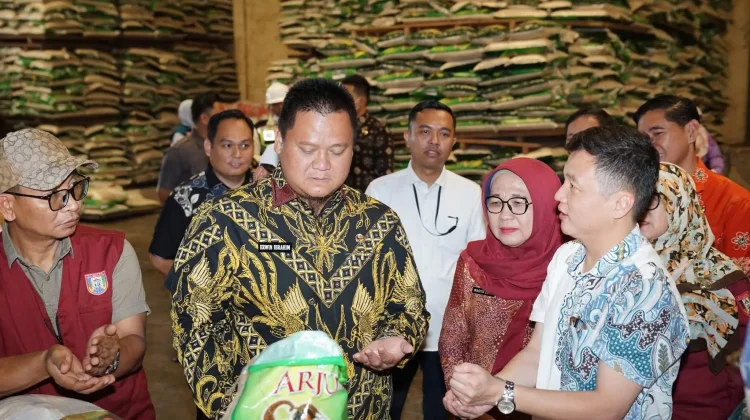 Pastikan Stok Beras Ramadan Aman, Sekda Banyuasin Tinjau PT. BPP