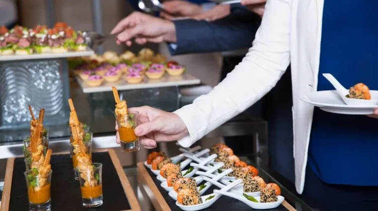 Banyak Diminati untuk Buka Bersama, Apa Itu Paket All You Can Eat dan Buffet?