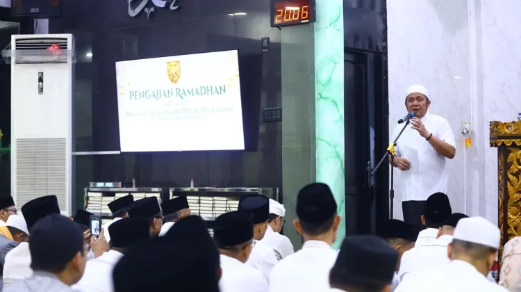 Herman Deru Ajak Masyarakat Doakan Mantan Gubernur Alex Noerdin