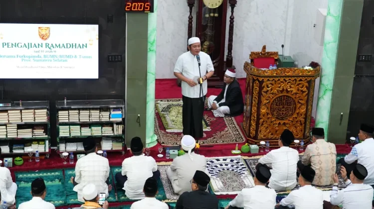Safari Ramadan, Herman Deru Sampaikan Duka untuk Alex Noerdin
