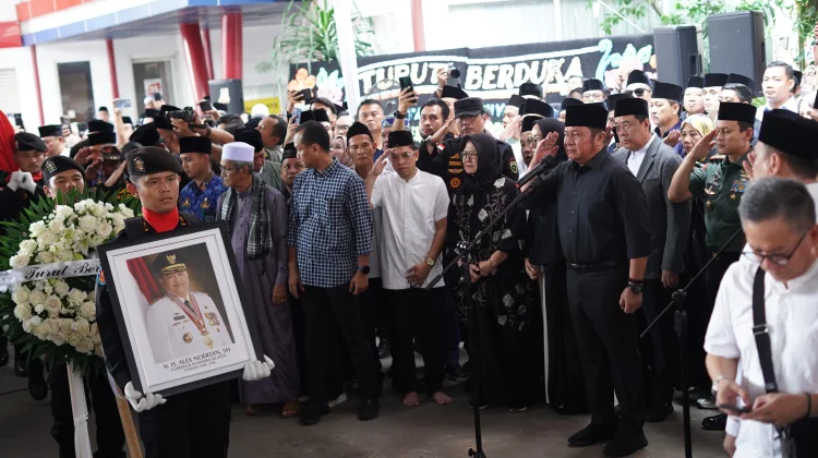 Herman Deru Pimpin Pelepasan Jenazah Alex Noerdin