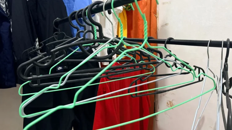 Manfaat dan Fungsi Gantungan Baju