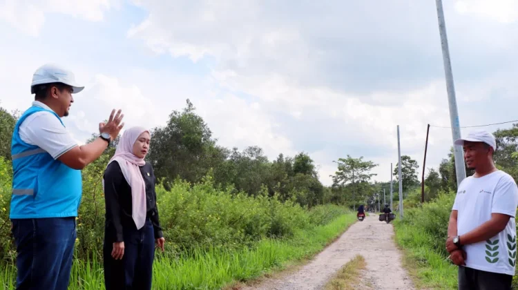 PLN Bersama DPR Tinjau Progres Listrik Pulau Semambu