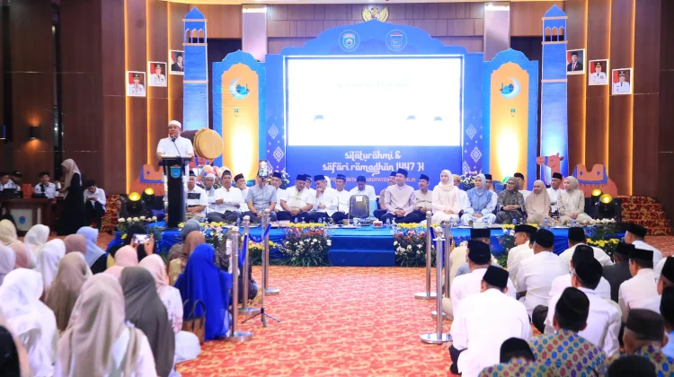 Herman Deru Safari Ramadan di Ogan Ilir, Serahkan Bantuan Duafa