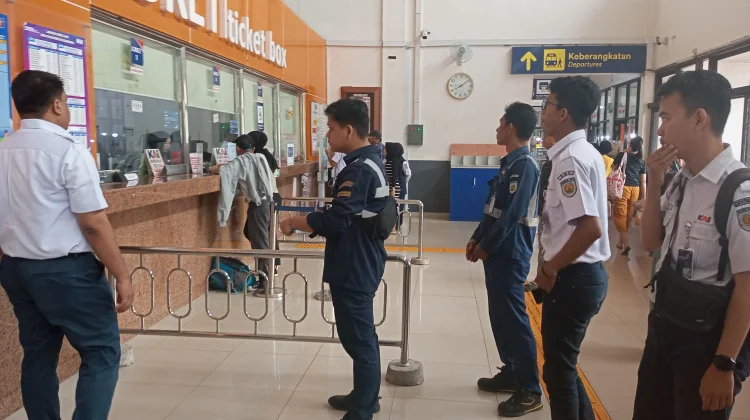 KAI Palembang Perpanjang Tarif Reduksi Tiket KA bagi Anggota Polri