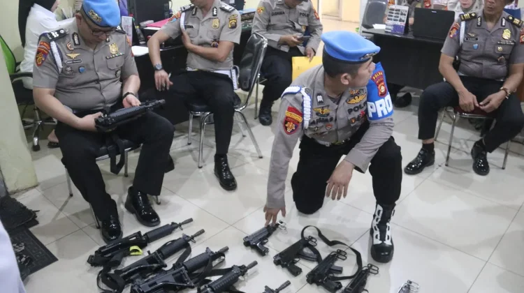 Kapolda Sumsel Inspeksi Senjata Api, Pastikan Kedisiplinan Anggota