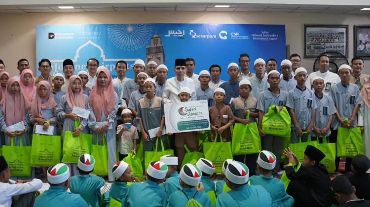 Bandara SMB II Gelar Safari Ramadan, Salurkan Bantuan Sosial