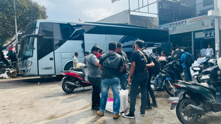 Penumpang Bus AKAP di Palembang Mulai Padati Loket