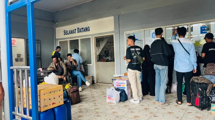 Penumpang Bus AKAP di Palembang Mulai Padati Loket