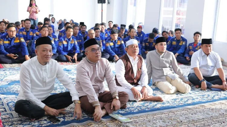 Petugas Damkar Palembang Tetap Siaga tanpa Libur saat Lebaran