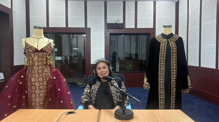 Ichakey USA, Desainer Handal yang Berhasil Membawa Songket ke Panggung Dunia
