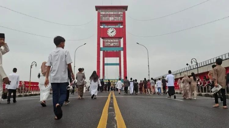 Jembatan Ampera Palembang Ditutup saat Salat Idulfitri