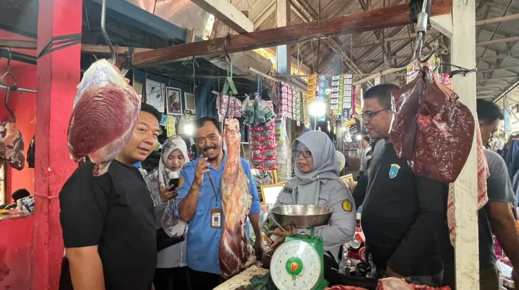 Pemkab OKI Gencarkan Operasi Pasar Redam Harga Daging Lebaran