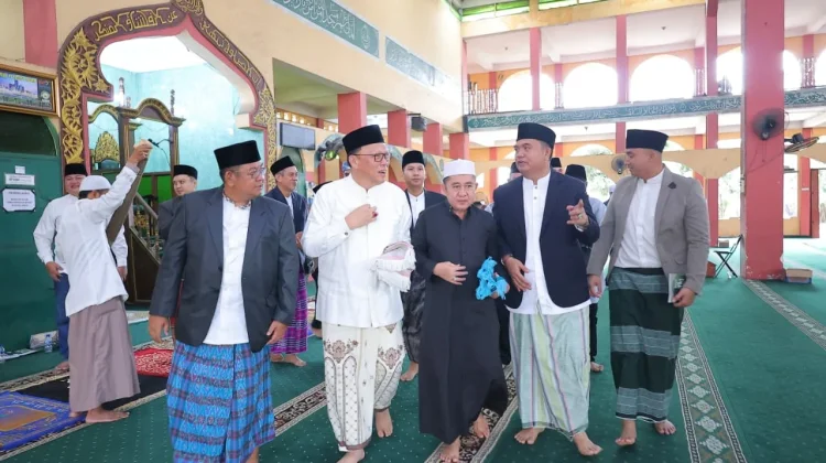 Salat Idulfitri Jadi Momentum Persatuan