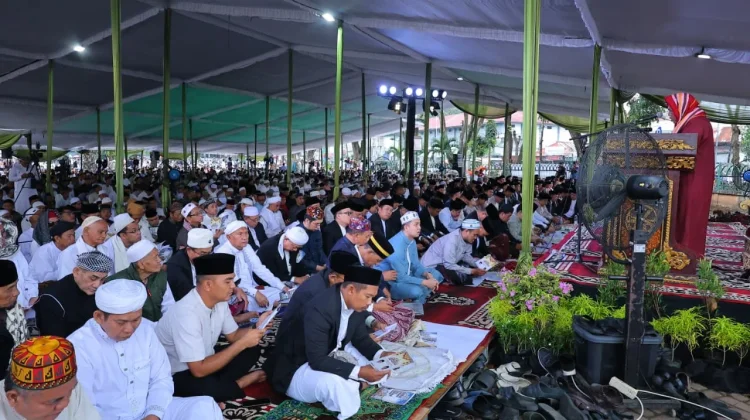 Idulfitri di Masjid Agung, Ratu Dewa Ajak Jaga Persatuan
