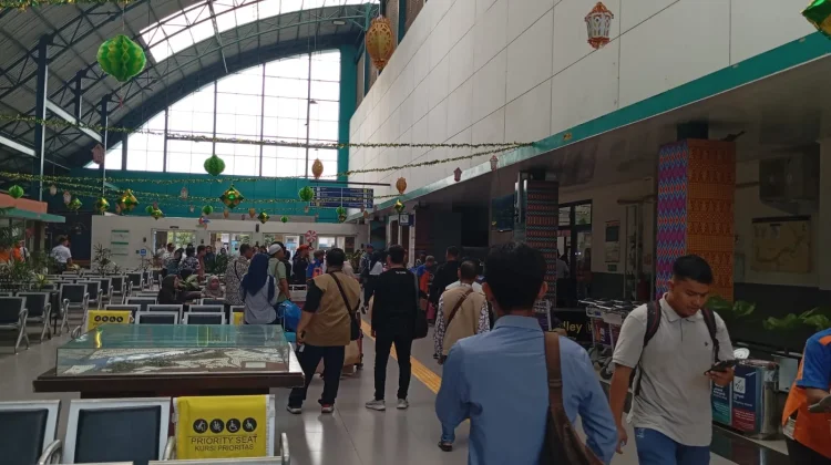 Penumpang KA Tembus 4.118 Orang di Hari Kedua Lebaran