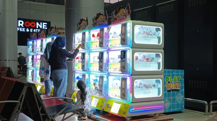Tren Mesin Gacha Kapsul, Hiburan Baru Anak Muda Berburu Karakter Anime