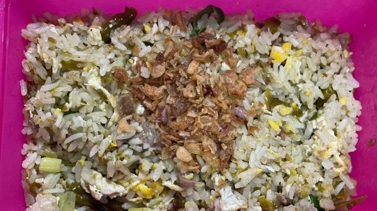 Konsumsi Nasi Goreng Berlebih Picu Risiko Kesehatan