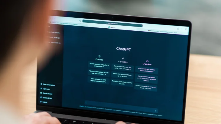 Riset Stanford Ungkap Bahaya Chatbot AI yang Selalu Setuju