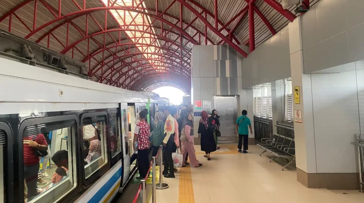 Dua Pekan Libur Lebaran, LRT Sumsel Layani 213 Ribu Penumpang
