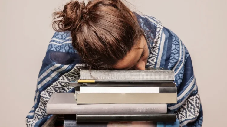 Mengenal Book Hangover dan Cara Mengatasinya