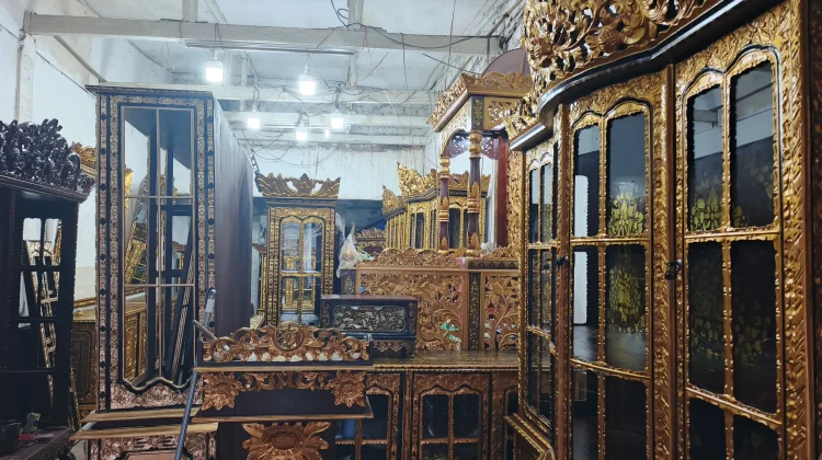 Ukiran Palembang Bertahan di tengah Arus Modernisasi